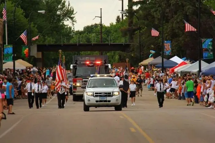 4th of july delano parade mn 2015