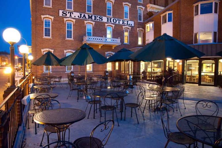 You Need to Try These 10 MN Restaurants with Outdoor Seating Life In