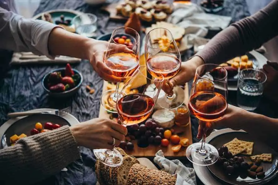 Best Wineries In Minnesota: Glass of wine