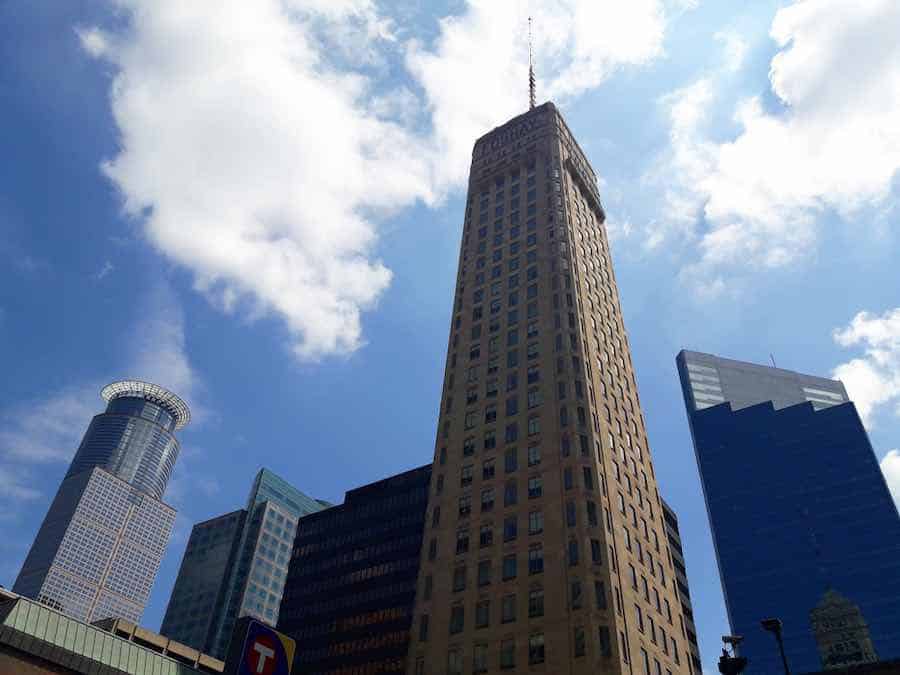 Foshay Tower - Minneapolis Hotel