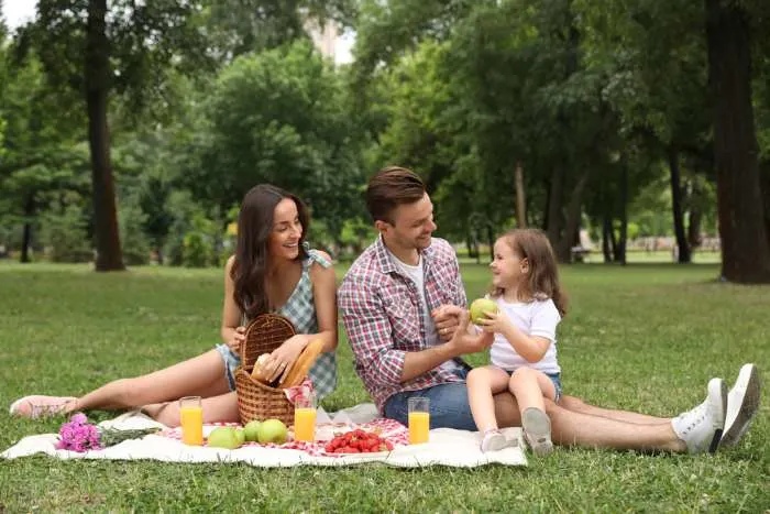 Enjoy an afternoon picnic at one of the best things to do in Mendota Heights, Minnesota