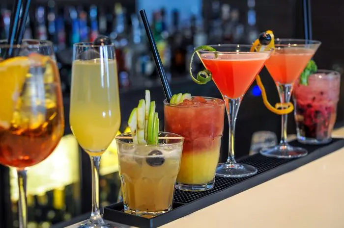 Enjoy a refreshing cocktail at one of the best bars in Minneapolis
