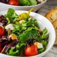 Salad of greens, tomatoes and mossarella
