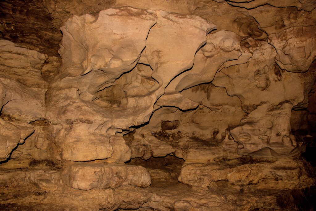 Cave MN