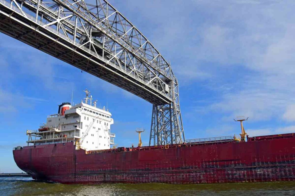 Duluth Arial Lift Bridge in Use