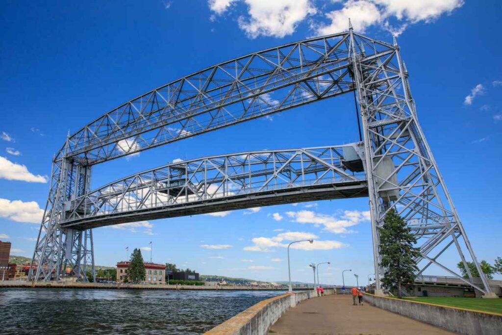 Duluth Arial Lift Bridge Lifting