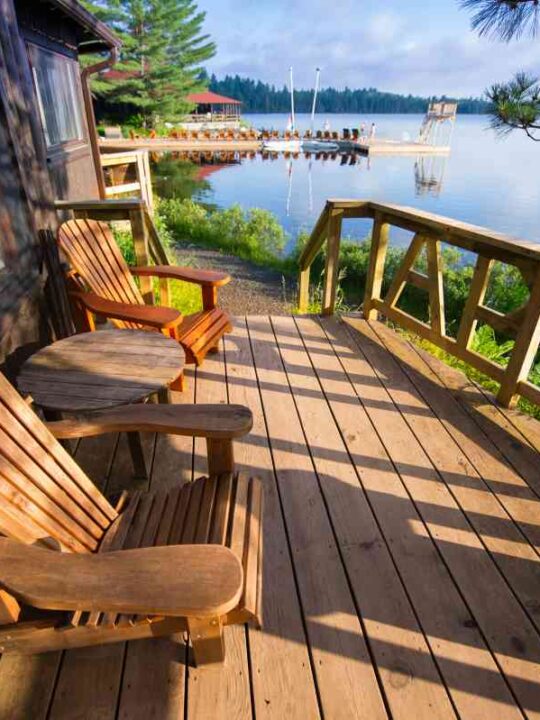 These 10 Amazing Homes Are The Biggest Houses on Lake