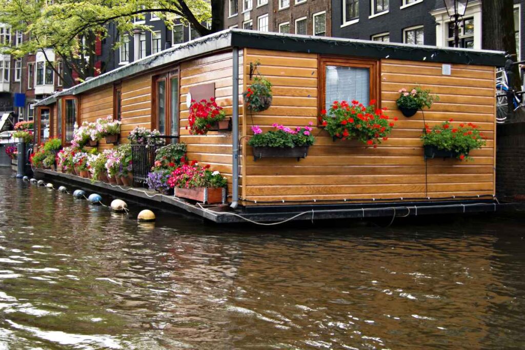 House Boat on Rainy Lake