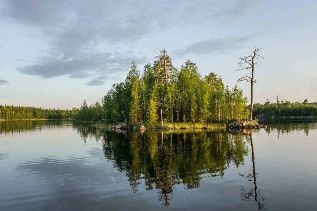 Lake Island