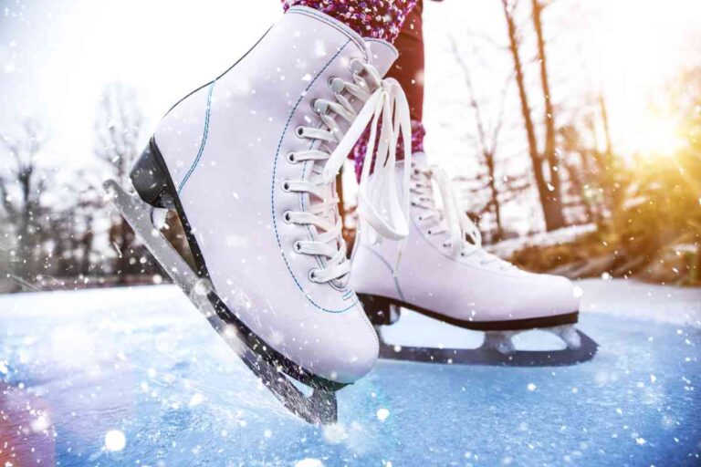 What to Wear Ice Skating (Indoors and Outdoors) 7 Top Ideas