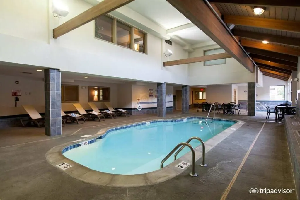 Beacon Pointe Pool