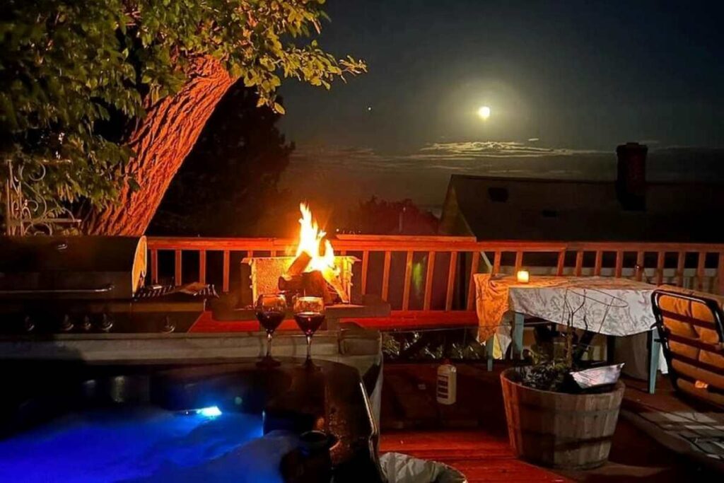 Hot Tub Cabin