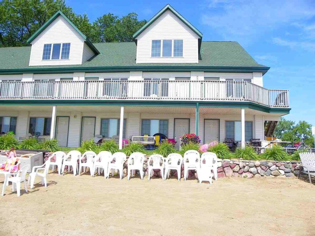 Crescent Beach Resort
