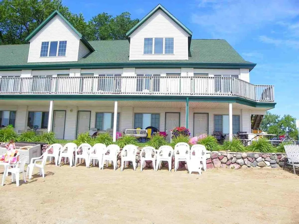 Crescent Beach Resort