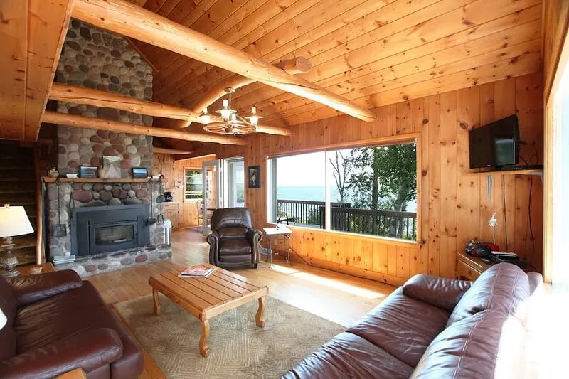 Living room with a great view of lake superior at a cabin for rent in Lutsen