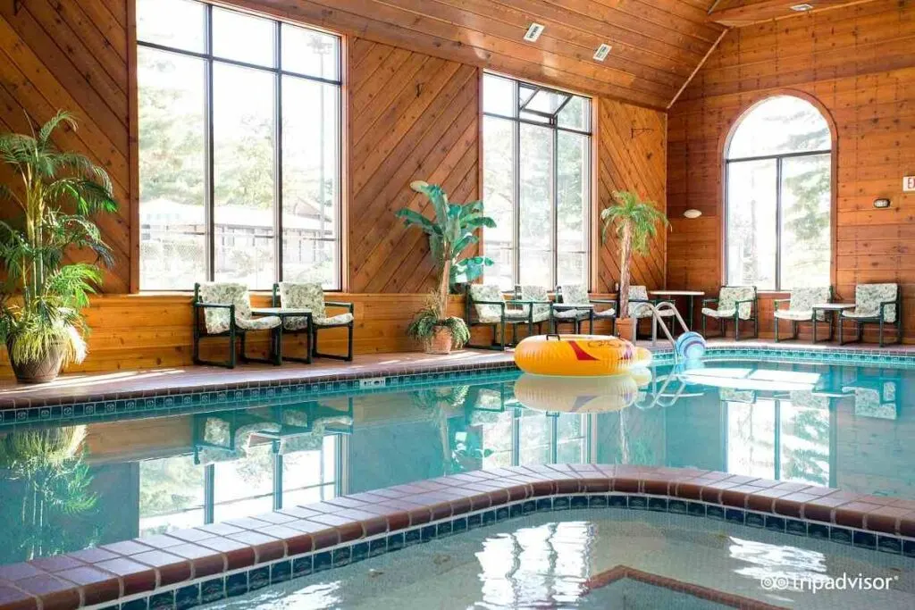 Aloha Hotel in Wisconsin Dells