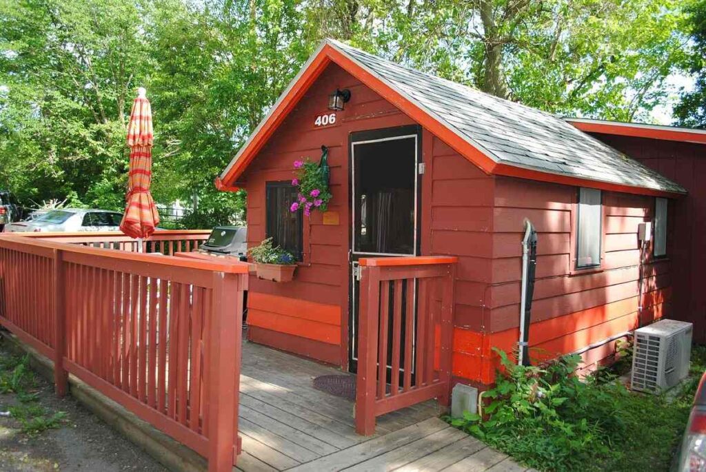 Cabin at Fillenwarth Beach on Lake Okoboji