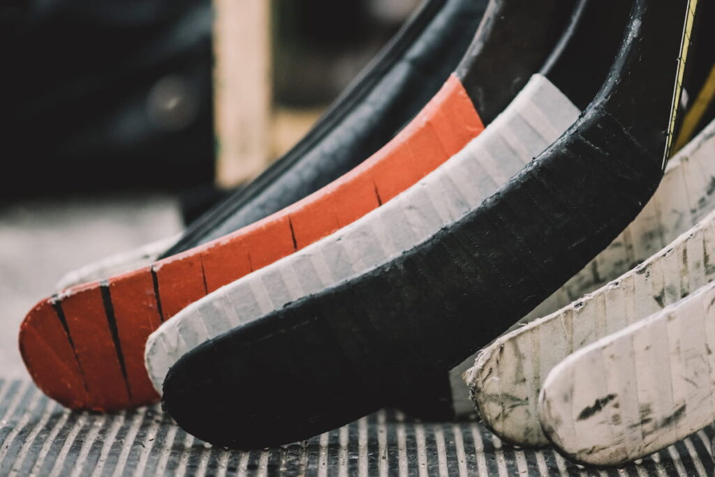 how to tape a hockey stick