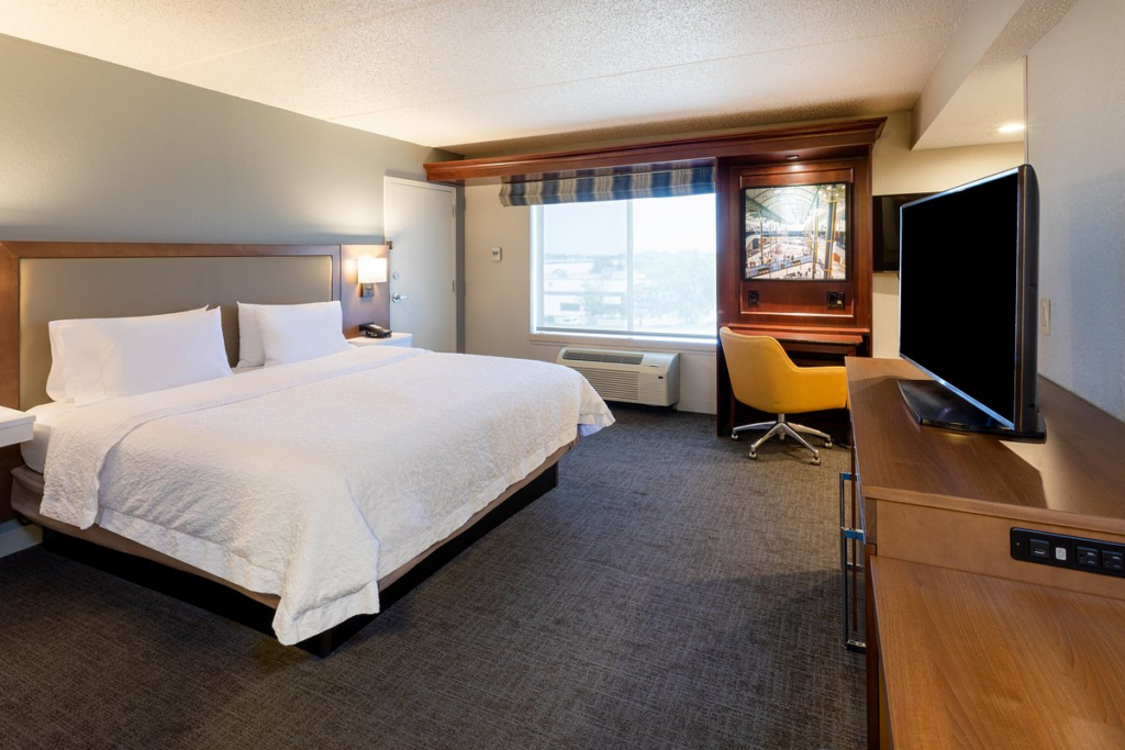hotel room at Hampton Inn Minneapolis
