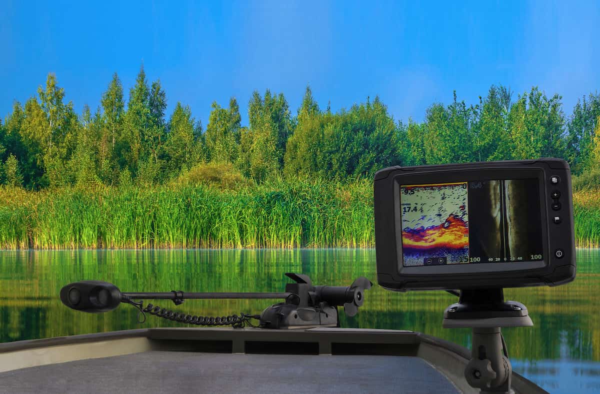 how does a fish finder work