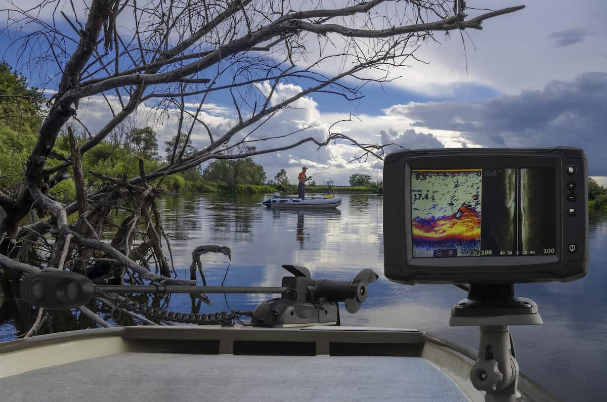 how to read a fish finder